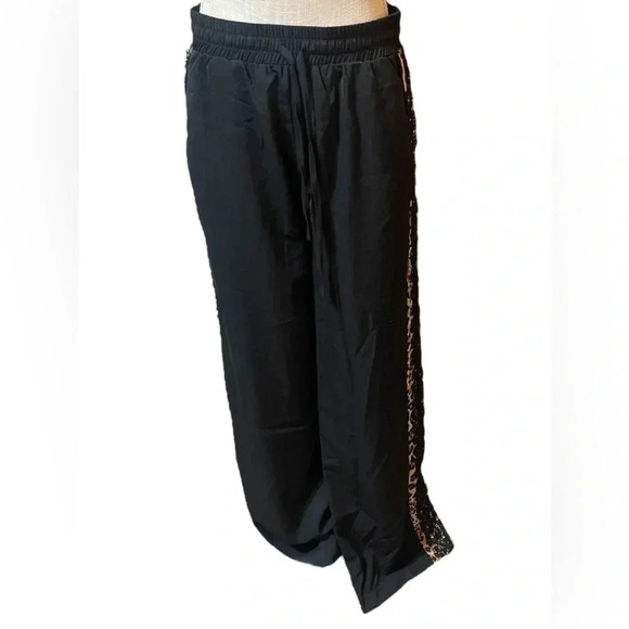 Suzanne Betro Black Straight Wide Leg Black with  Animal Print Pants Womens M - Picture 1 of 14